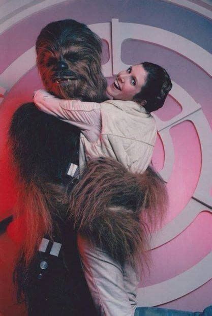 Chewie Leia Hug Bespin Esb Bts 01 Star Wars Pictures Carrie Fisher