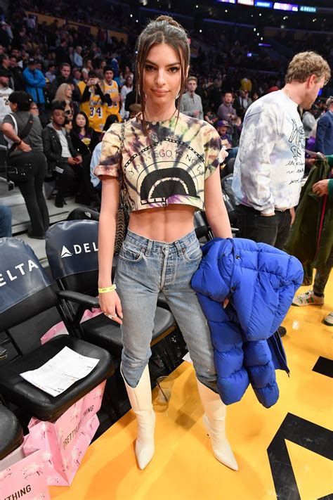 Emily Ratajkowski Attends Cavaliers Vs Lakers At Staples Center In La Fashionsizzle