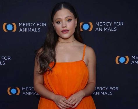 Sarah Jeffery Aktris Descendants