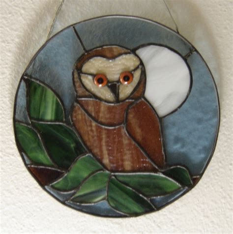 Stained Glass Owl Wall Hanging Met Afbeeldingen Glas In Lood Vogels Glas In Lood Loodglas