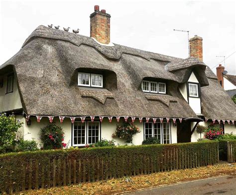 15 English Cottages That Will Make You Leave The City