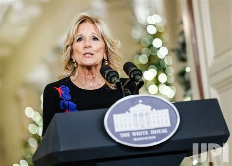 photo first lady jill biden unveils white house holiday decorations jem20221128003