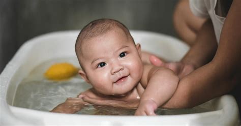 Toddlers In The Tub 8 Ways To Take The Stress Out Of Bath Time