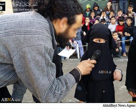 حجاب اجباری داعش برای دختر 4 ساله تصویر