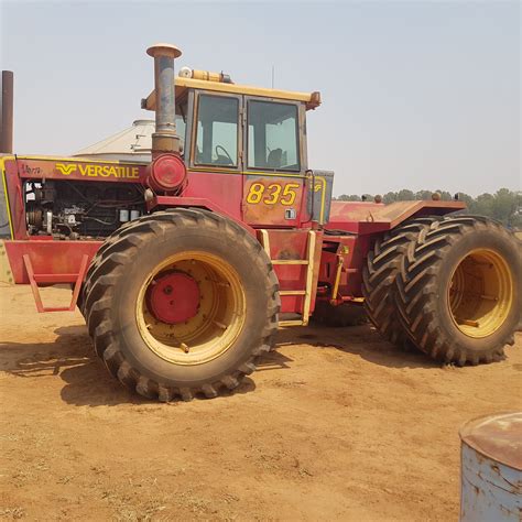 Versatile 835 4wd Tractor 1980 250hp Machinery And Equipment