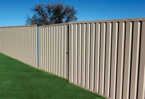 30 Corrugated Metal And Wood Fence