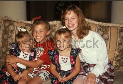 Where Can I Find The Show Full House - Jodie Sweetin, Andrea Barber and Mary Kate and Ashley Olsen. | Full