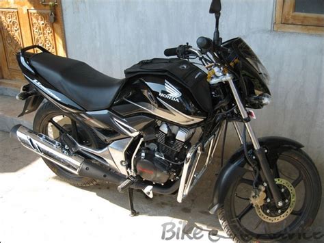 Honda feel that they currently don't have a product which fits the description which is what brought forth the cb unicorn 160. Honda Unicorn Review by Chetan Bedse