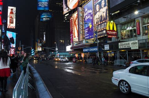 Fotos Gratis Peatonal Ligero La Carretera Tr Fico Calle Noche Conducci N Nueva York