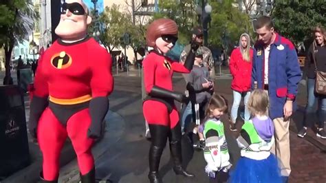 Meet And Greet With The Incredibles Disneyland Youtube