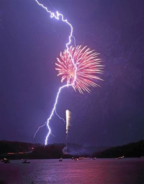 56 Stunningly Awesome Photographs Of Lightning Lightning