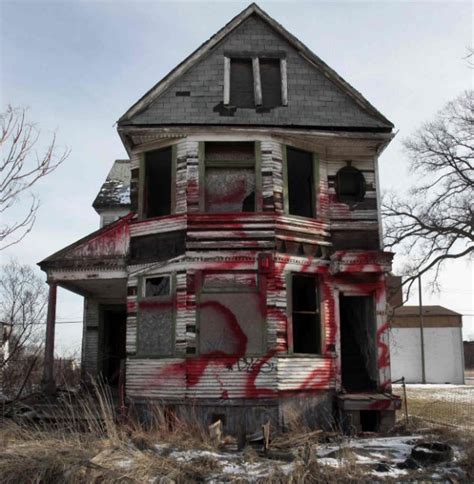 Blighted Home That Says Detroit Is Going Bankrupt Families Flee