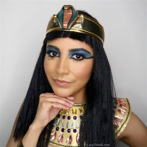 cleopatra makeup for halloween with tips for oily skin