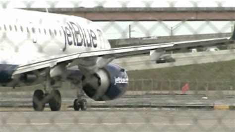 l a woman accused of unruly behavior escorted off jetblue flight ktla