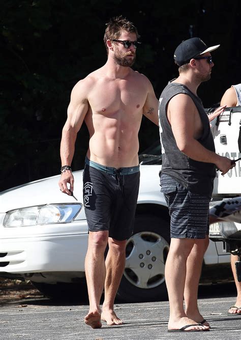 Chris Hemsworths Arm Muscles Look Built In Photo From ‘thor Film Set