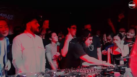 Check Out Skrillexs First Boiler Room Set Howl And Echoes