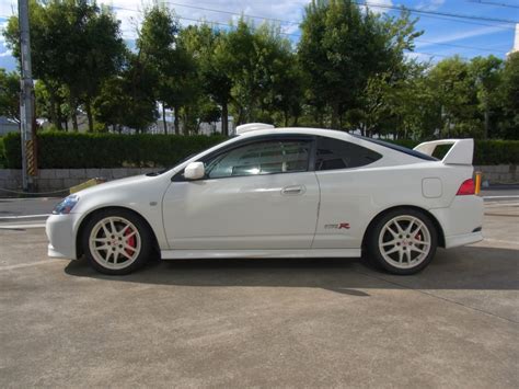 You'll find all our honda integra reviews right here. Japanese Car Review: Honda Integra Type R DC5
