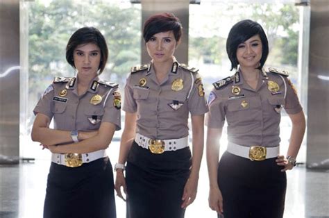 Akibat foto selfie itu, polwan polres makassar itu. Foto Gallery Polwan Cantik Yang Sensasional Di Indonesia | SeoStarMoon