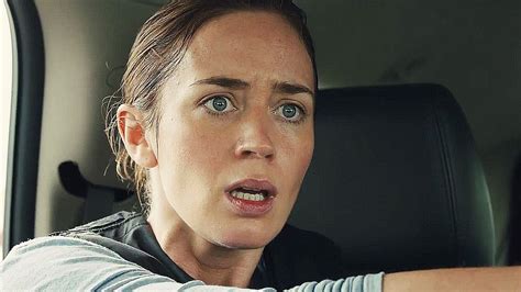 Sicario Review Emily Blunt Enlists In The Drug Wars