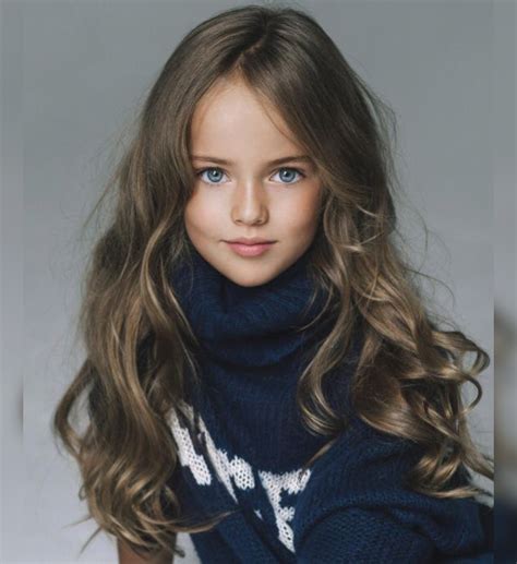 se llama kristina pímenova tiene 9 años y es la niña más bonita del mundo