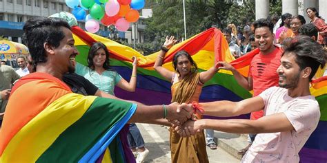 l inde dépénalise l homosexualité après vingt ans de combat acharné