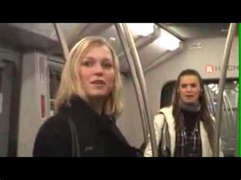 Was passiert wenn ein Mädchen in der U Bahn plötzlich YouTube