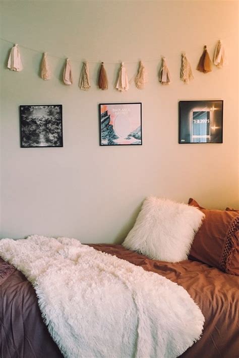 This lounge can make our body and mind you must have more imaginary mind to make … 15 Minimalist Room Decor Ideas That'll Motivate You To Revamp Your Room This Weekend