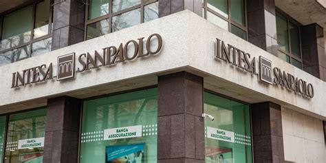 Intesa Sanpaolo To Pay Shareholders 25b By 2025 Invest In Tech Wsj