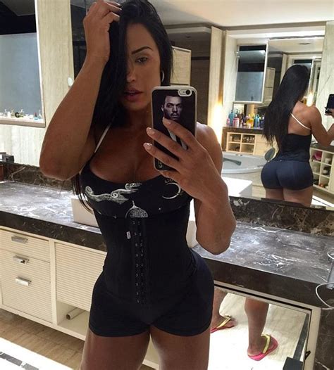 Gracyanne barbosa is on snapchat! Gracyanne Barbosa posa com cinta modeladora: "Já se foram ...