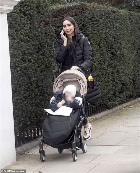 Christine Lampard Enjoys Stroll With Daughter Patricia Amid Covid Crisis Daily Mail Online