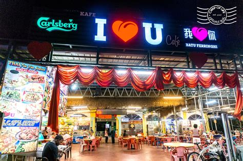 A favorite among the local residents of bt ferringhi, this gem of a food court is hidden from the hustle. Batu Ferringhi's Daily Night Market