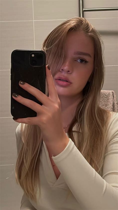 Mirror Selfie 🤍 Blonde Women Hair Mirror Blonde