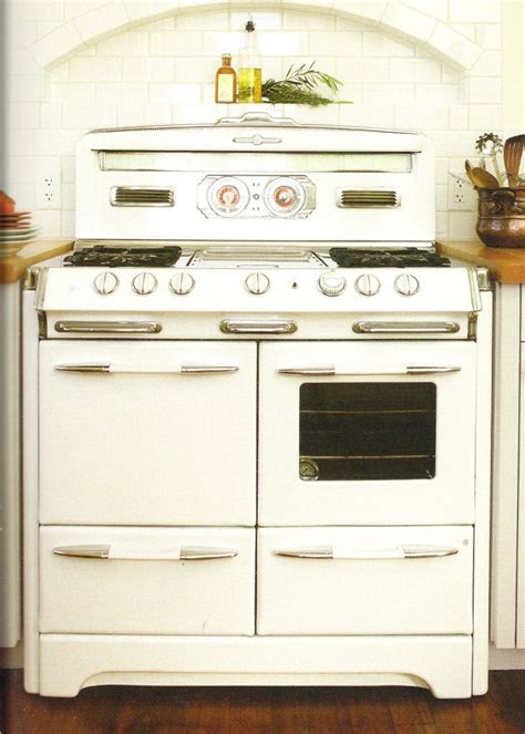 Vtg frigidaire appliances catalog retro kitchen ranges ovens refrigerators 1980. Mod Vintage Life: Vintage Kitchen Stoves | Retro kitchen ...