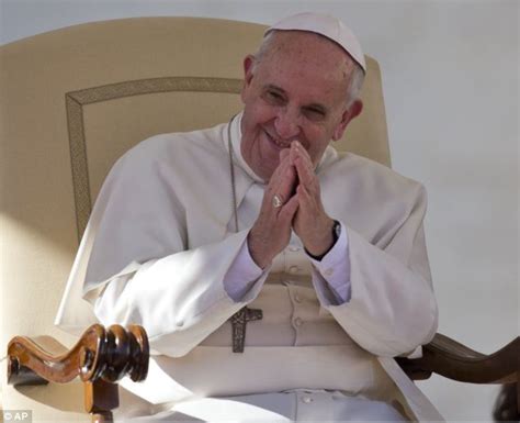 Pope Francis Renews Argentine Passport But Is Kept Waiting Days By Bureaucrats Daily Mail Online