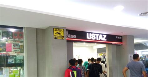Kedai aksesori kereta di bayan lepas. Kedai Ustaz Mara Digital Mall,Kuala Lumpur