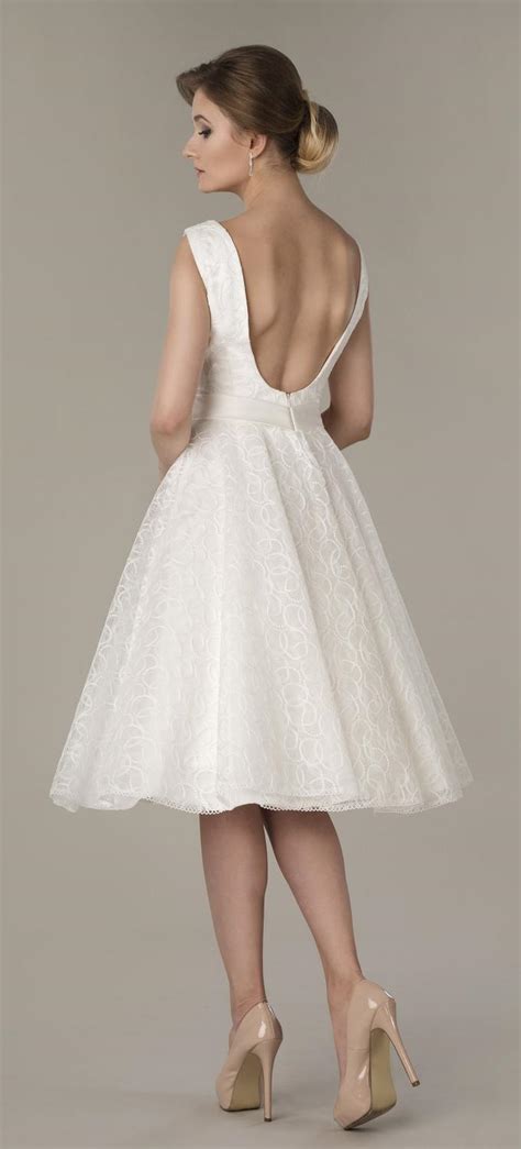 Ebay.de has been visited by 100k+ users in the past month Kurzes Brautkleid 50er Jahre Stil mit U-Boot Ausschnitt ...