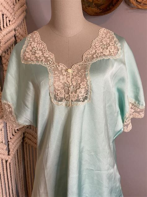 Vintage 70s Victorias Secret Nightgown Gem