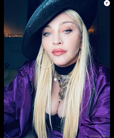 Madonna's latest selfies are causing a stir, and many fans have questions. Madonna en mars 2021. - Purepeople
