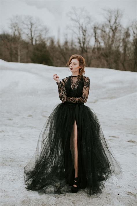 Black wedding dresses are great for winter weddings, but they look fabulous no matter what time of year it is. Fine Art Wedding Dresses from Etsy | SouthBound Bride