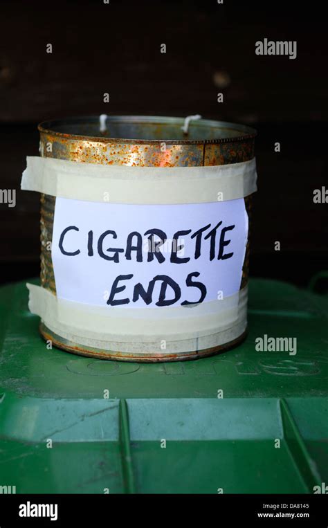 Cendre Cigarette Banque Dimage Et Photos Alamy