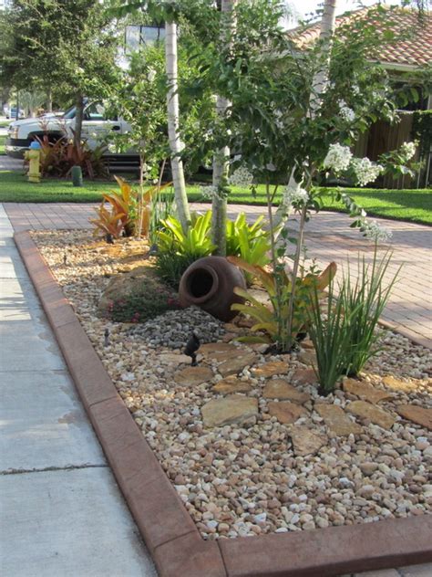 These time saving design ideas are easy to implement in your garden. Low Maintenance Ideas For Flawless Front Yard ...