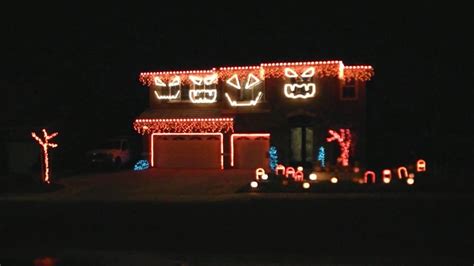 Halloween Light Show 2009 In Hd This Is Halloween Youtube