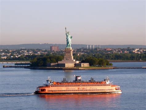 Oct. 25, 1905 — City assumes control of Staten Island Ferry.