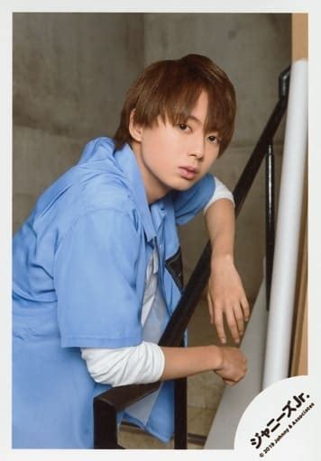 Ihi Jets Mizuki Inoue Upper Body Costume Blue White Both Hands Handrail Right Facing