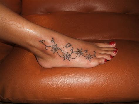 Feet Tattoo Images And Designs