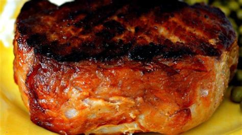 The center cut lies on the loin between the sirloin end and rib end. Fabienne's Grilled Center Cut Pork Chops Recipe ...