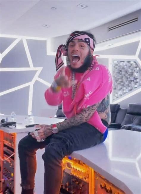 Rapper Tekashi 6ix9ine Rushed To Hospital After Being Beaten To Pulp