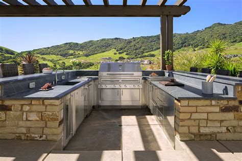 Nj Outdoor Kitchen Cabinets 50 Enviable Outdoor Kitchens For Every