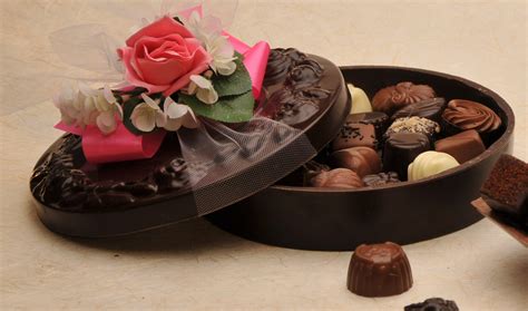 Gift basket chocolate gift packing ideas at home. Chocolate Gift Box | Belgian Chocolatier Piron, Inc.