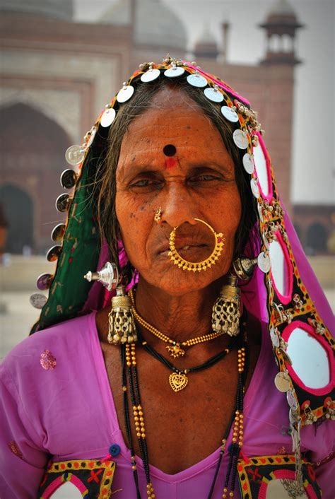 India Taj Mahal Agra People Of The World Agra Taj Mahal Faces India Colorful Women